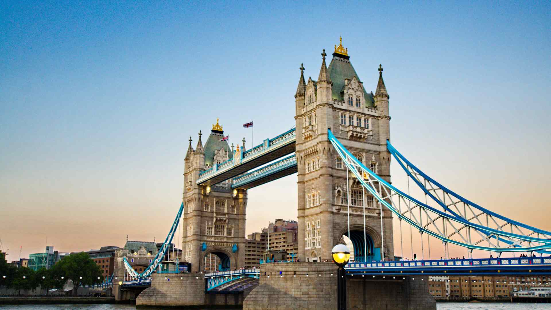 I Met a Man on the London Bridge Riddle: The Ultimate Guide